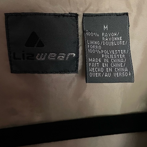 Liz wear safari vest - Picture 3 of 10